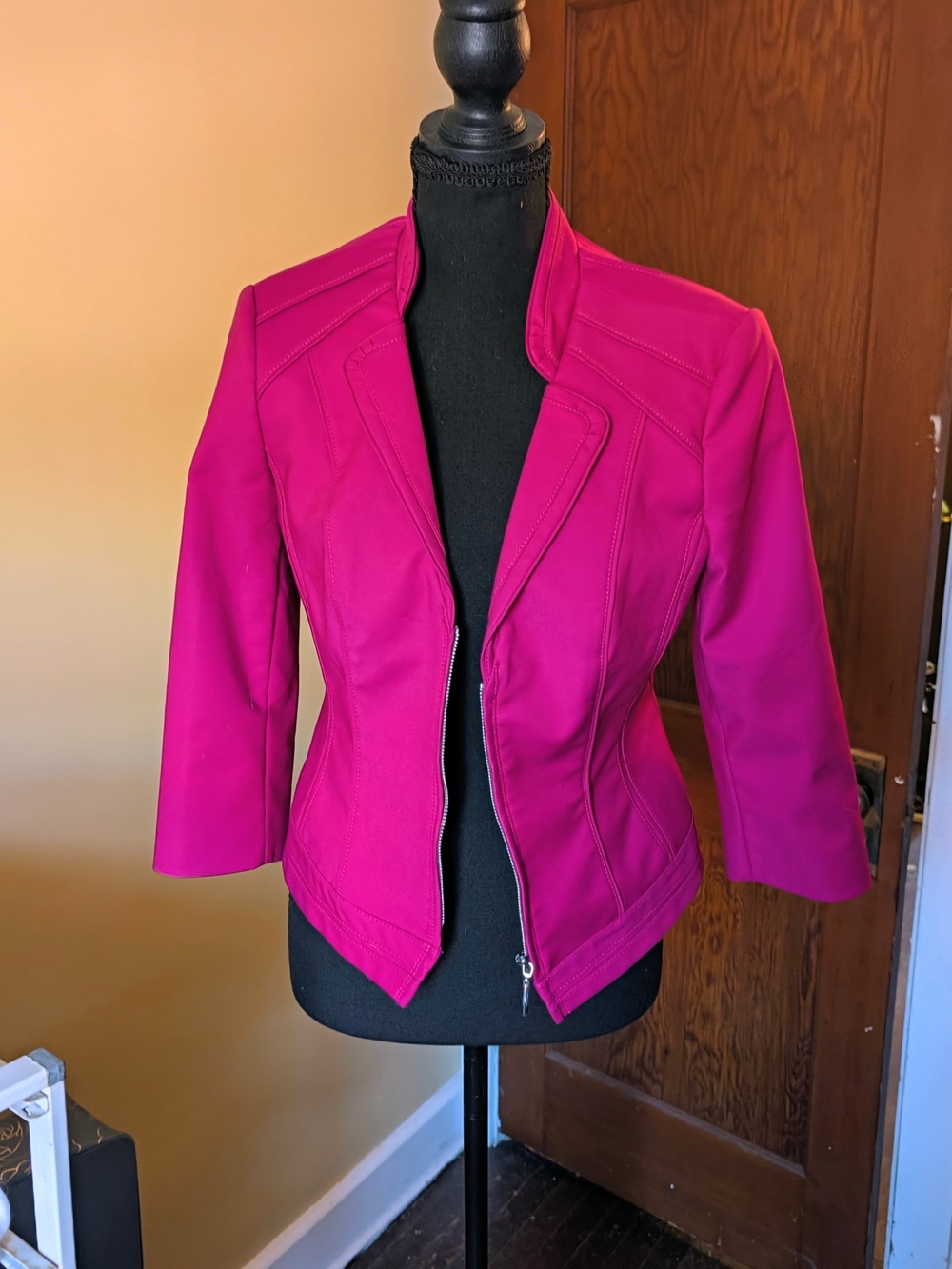 White House Black Market Perfect Form Fuchsia Zip-Front Jacket